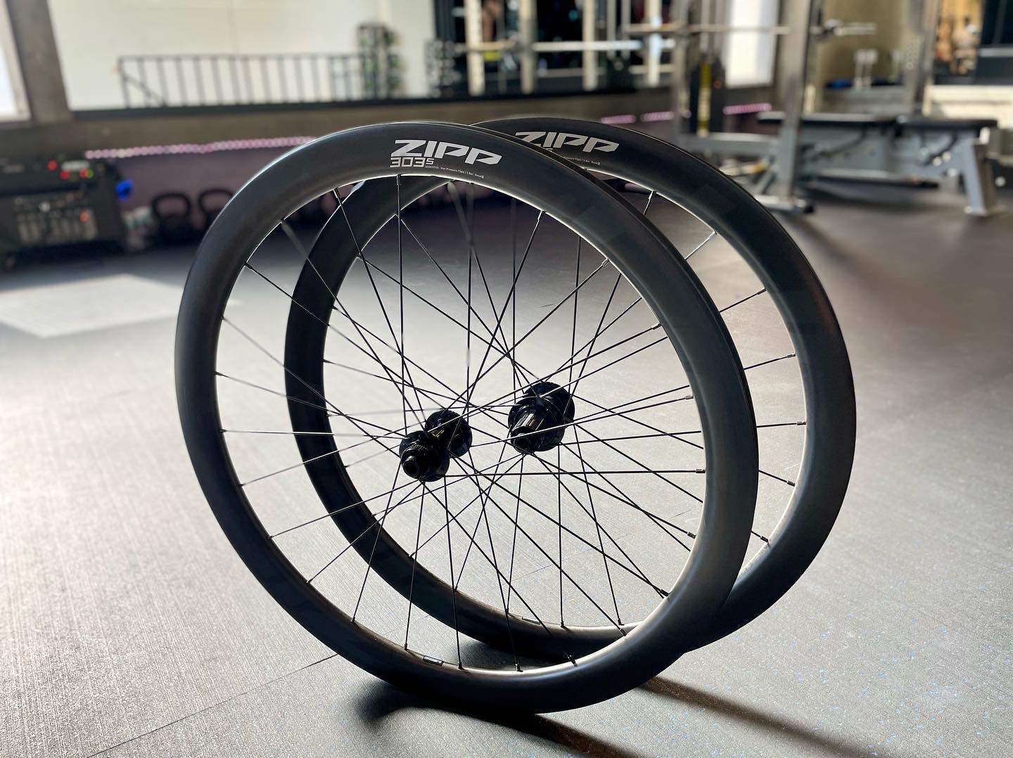 ZIPP「303S Tubeless Disc」ホイールが入荷しました✨