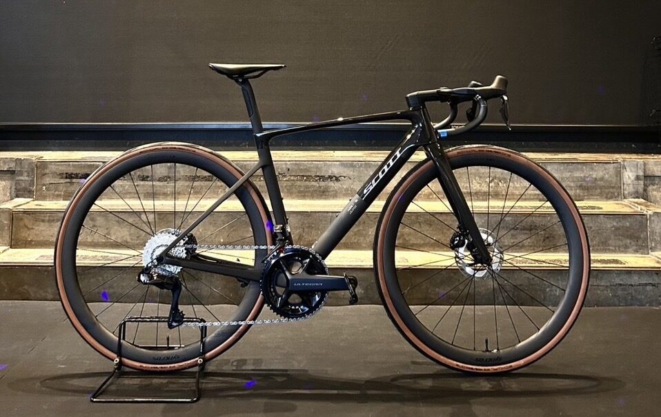 🚴‍♂️ SCOTT Addict RC20 – Carbon Black ✨
