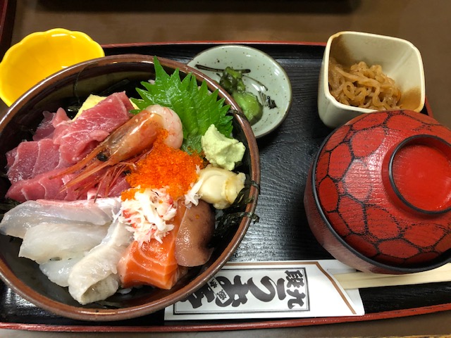 これは旨い！市ヶ谷の海鮮丼