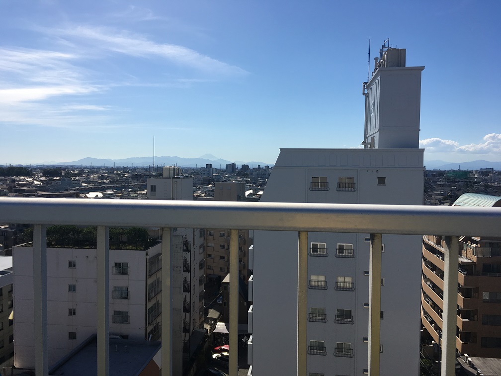 台風一過の富士山をのぞむ