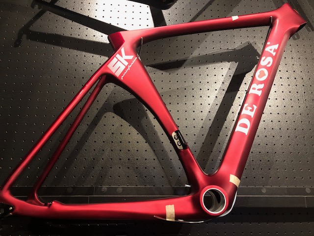 DE ROSA　SK PININFARINA”DISK“ “Rosso Vulcano Matt“入荷