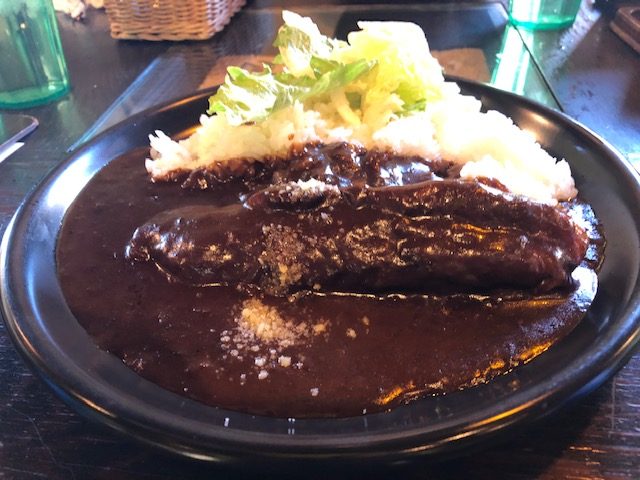 <p>お待ちかねのランチ！！</p>
<p>本日はハワイにでも言った気分を横浜で！！ということでサンアロハさんでカレーを食す！</p>
<p>とてもおいしいカレーはサイクリングランチにもってこい。</p>
<p>元気が復活です。</p>